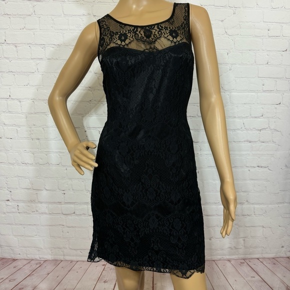 Armani Exchange Dresses & Skirts - ARMANI EXCHANGE black lace with sateen underlay sheath dress in size 6 EUC